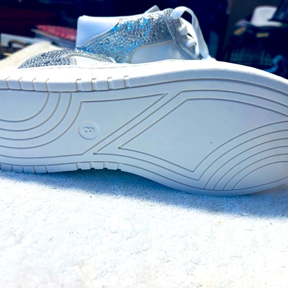 Brand New - WILD PAIR - Silver & White Bling High Tops - SZ 8M - box 9 - Picture 9 of 9